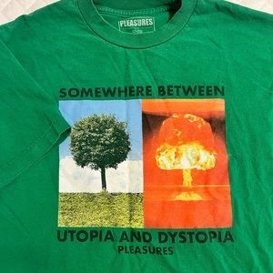 Vintage Somewhere between Utopia and Distopia Men’s Tee Size Medium